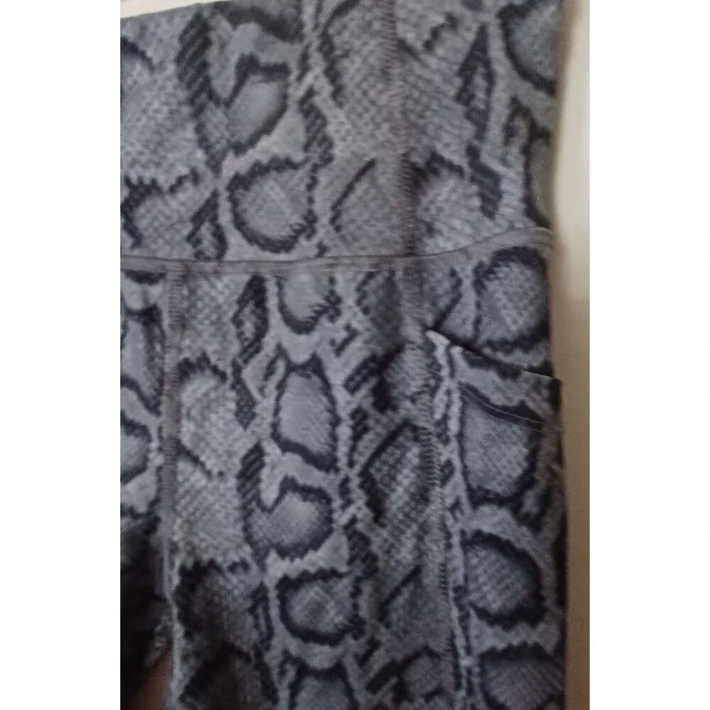 Avia Leggings XS Snakeskin‎ Print Recycled Polyester Pockets Moisture-wicking